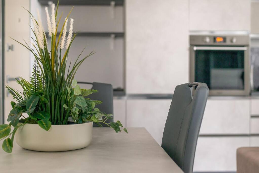 We Home - Uptown74 Bloom Apartment - Milano ภายนอก รูปภาพ
